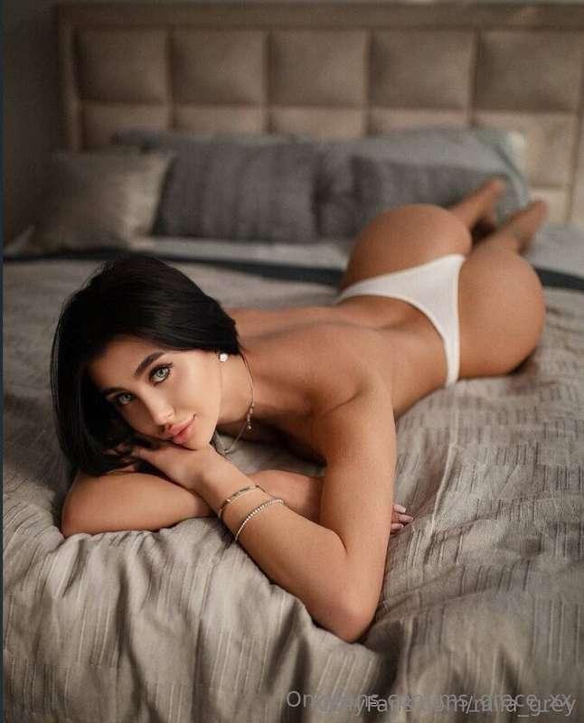 💦😈This sweet babe @mila_grey
 dreams of showing all her char..