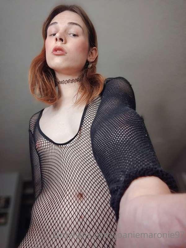 joaniemaronie97 image #5