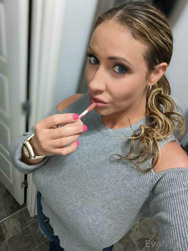 What would you give to have these lips wrapped around your c..