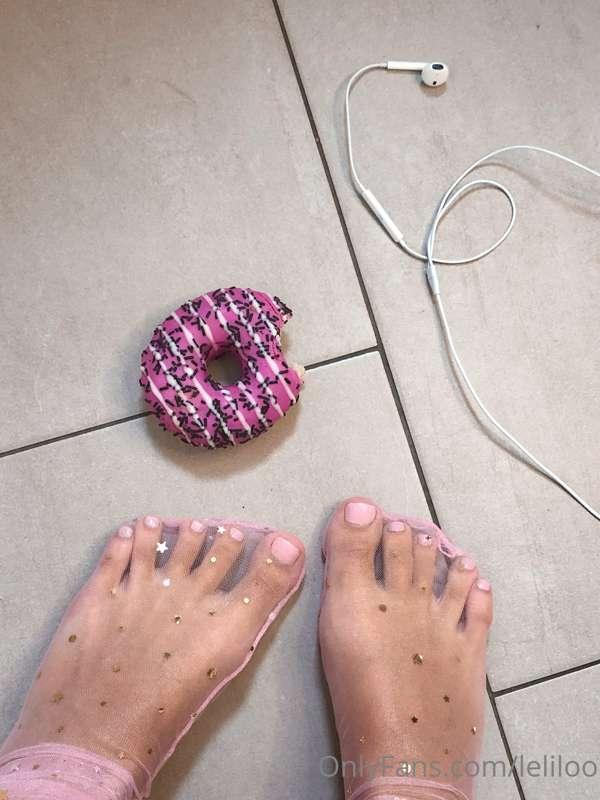 The full story of one lucky donut 🍩🍩🍩