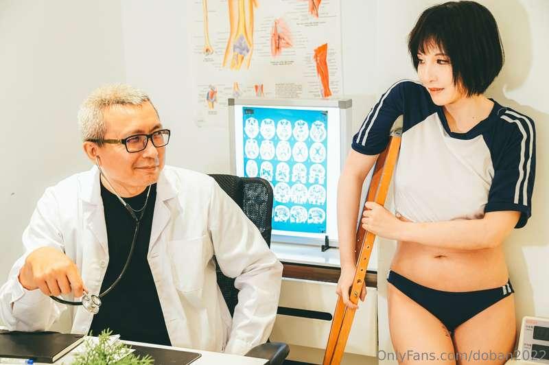 😙 運動的時候要小心呀！但如果不小心受傷了就來找我們的渡邊醫生吧 Be careful when exercising!..