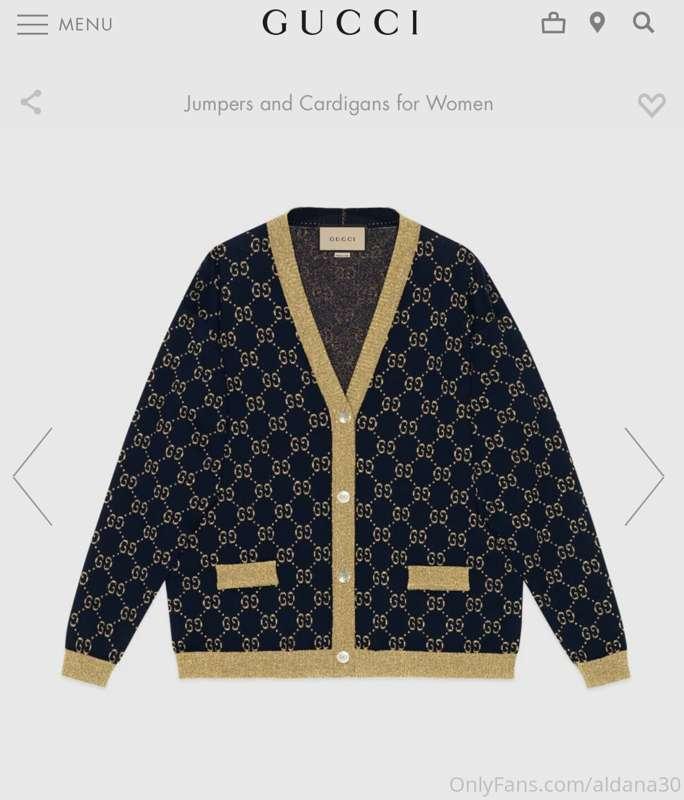 I would love this jumper from my fans, for Christmas 🤶🏻🎅🏼🎄🙏🏻..