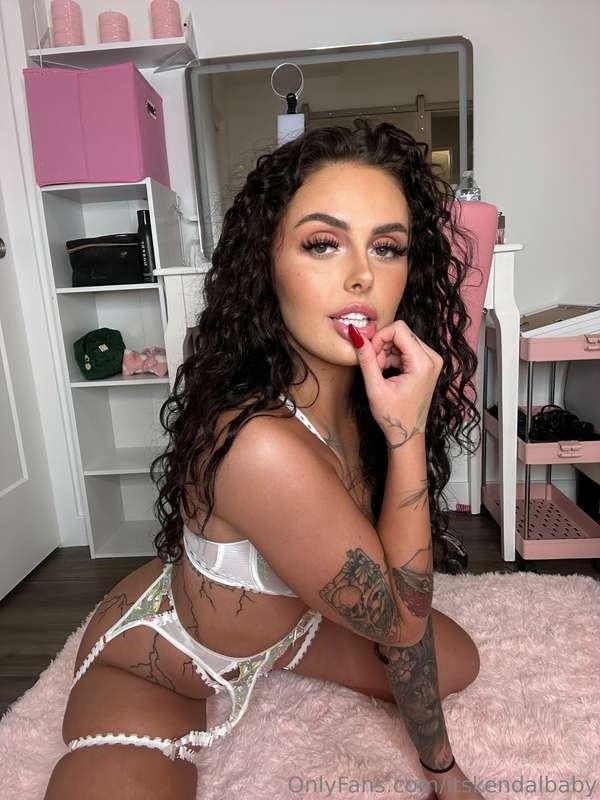 i’m so horny can you help me finish off? 🥵