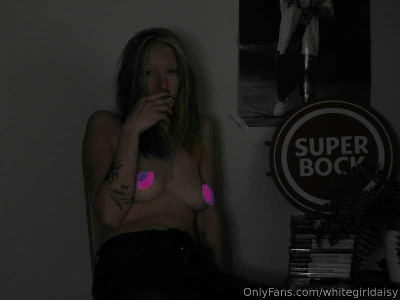 Just a little topless mental breaking.

Back to normal sched..