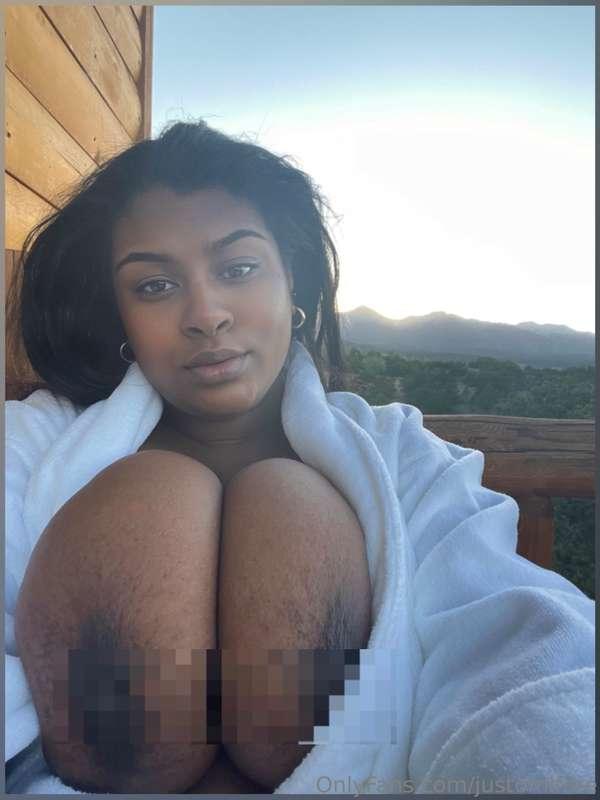 Me or the view? @justomi for full length squirting videos an..