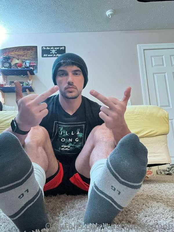 Look at your little fag head ready to be crushed by my muscl..