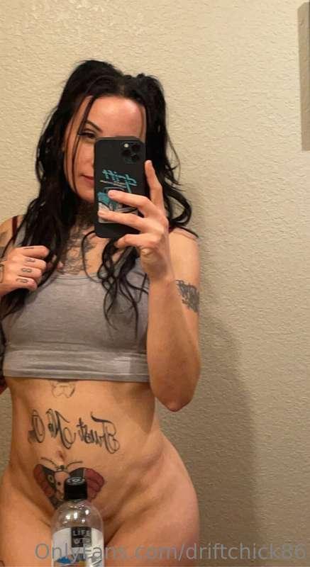 Happy thirsty Thursday or thrust me Thursday 😝😝😝😝