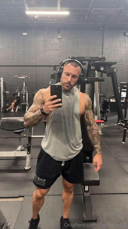 Working 💪 nip can’t be contained