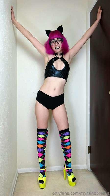 Sniff and lick my armpits 😜