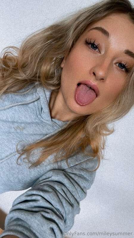 👅👅👅