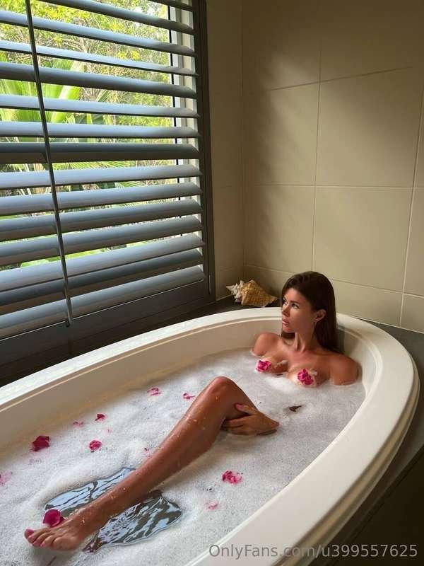 will you take a bath with me?😈