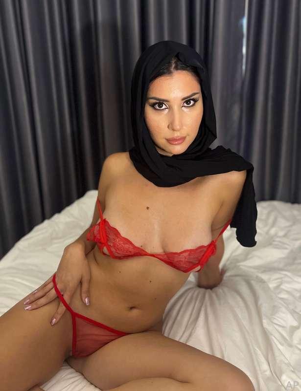 ⚜️Arab Goddess⚜️
#fyp #muslim #arab #hijab #boobs #pussy #panties #red #lingerie #belly #erotic #goddess #tits #body #custom #sexting 
@DSBHB 