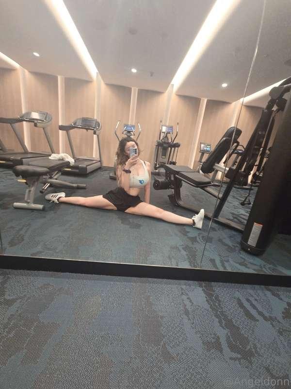 Workout and stretching ~ Have to keep at it even on vacation..