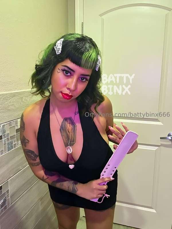 You know if you get one of my videos I’ll send some pictures..