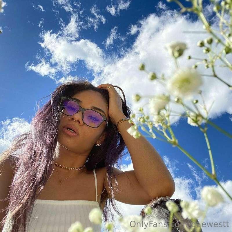 Head in the clouds!➡  @baewesttvip