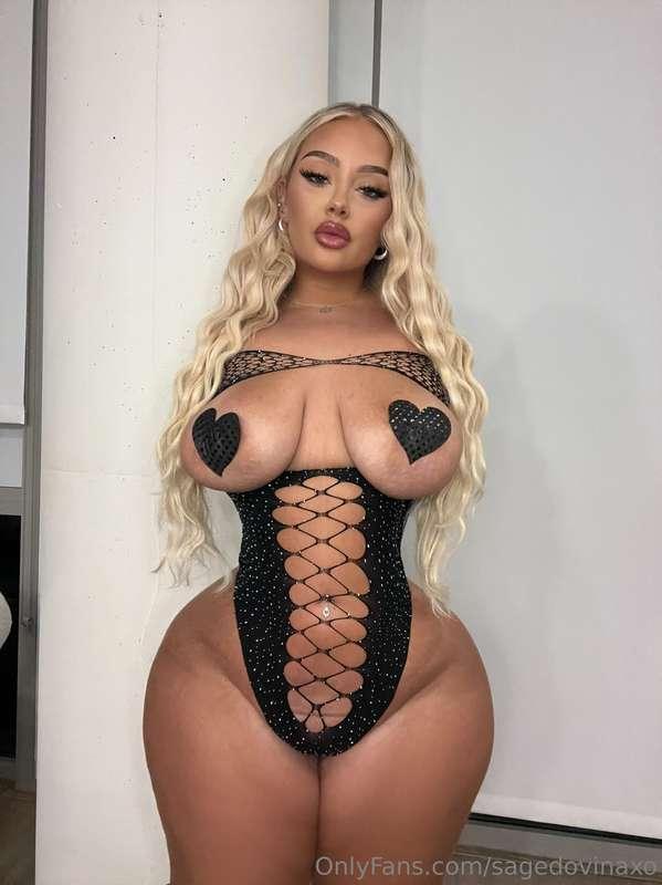 ass or titties? 😈