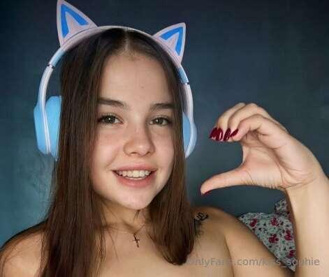 🔥🔞 Fucking 19 year old bitch @luna_na69  loves to jump on co..