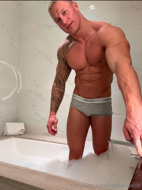 I ran us a bath 🛁 😇 