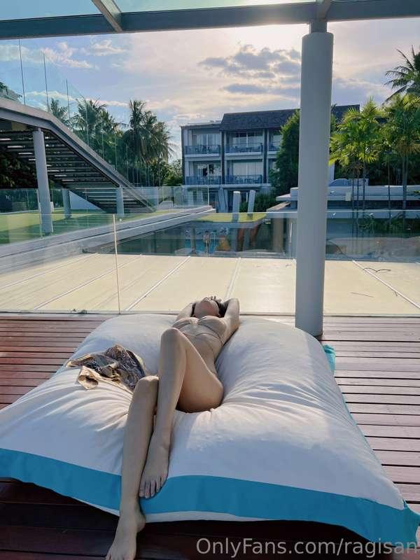Relaxing time 🍾🥂