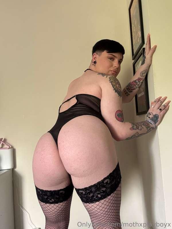 mothxplayboyx image #3