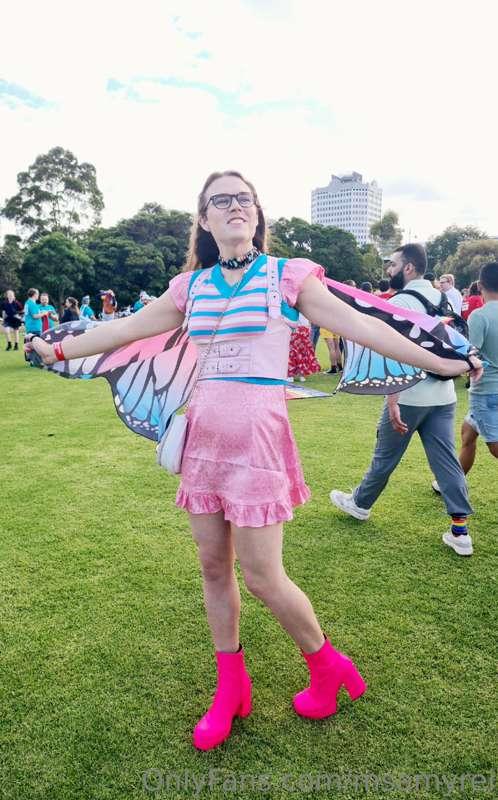 I'm expecting a new shipment of clothes this week, so there'..