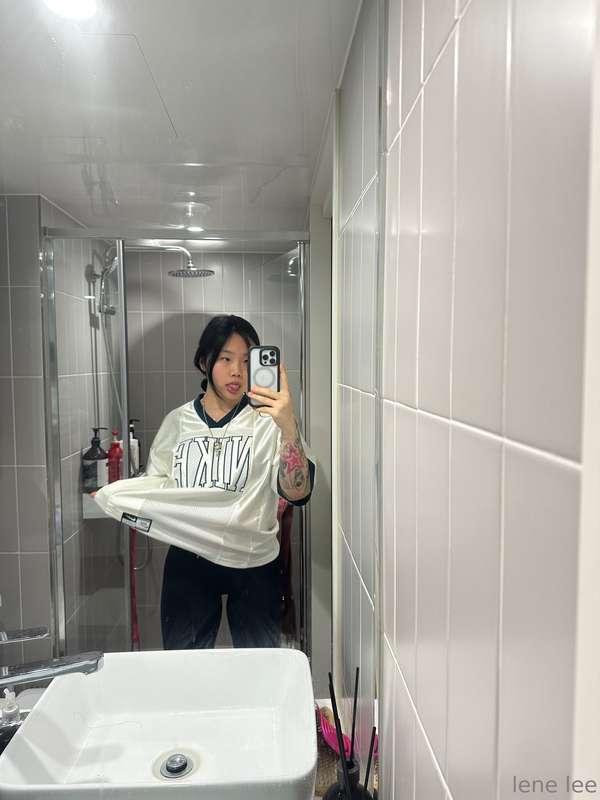 just got a cute phone case from amazon and now my selfies ar..