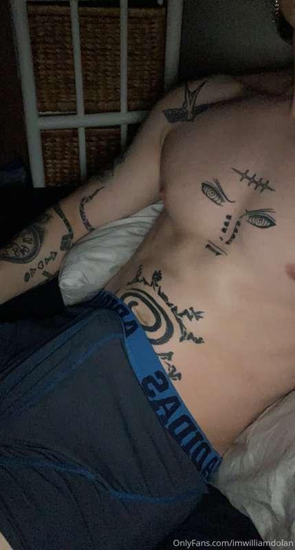 The real pic is in your dms as usual;)