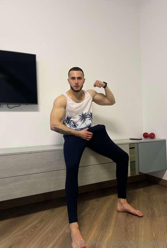 🔞 @Brian_Griffin 🔞Everybody check out my friend Brian Griffi..