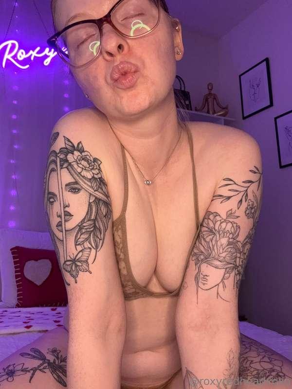 Give me a kiss 💋