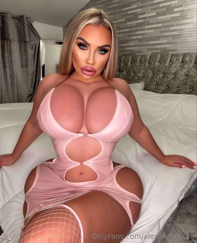 FREE ACCESS TO MY BUSTY FRIENDS VIP 👉🏼https://onlyfans.com/l..