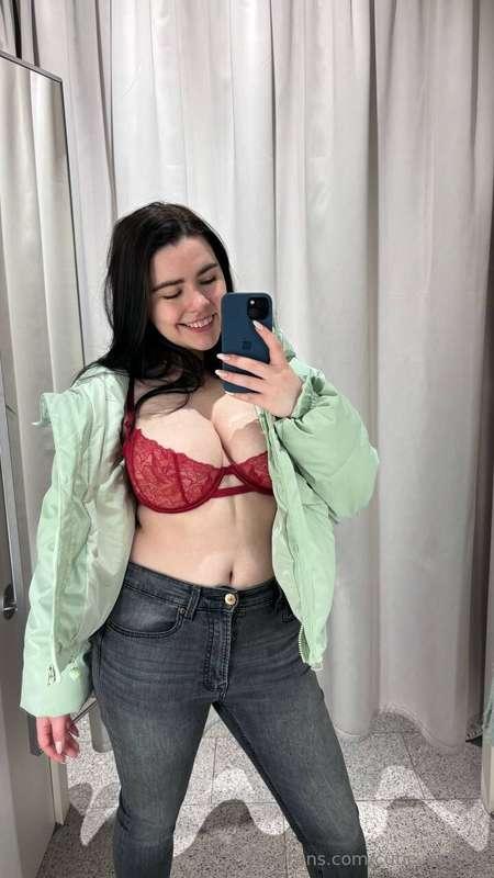 Red lace and a mischievous smile… what else do you need? 😏❤️