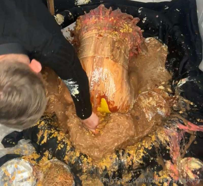 bsmessybakery image #1