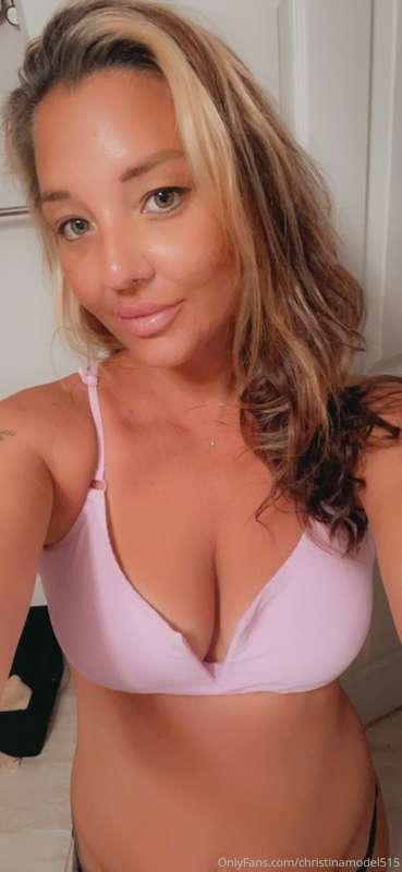 Good morning lovelies and Happy freakin Friday!  🥰