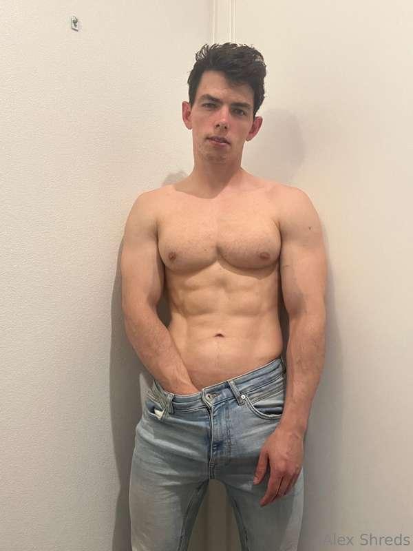 Who wants me to take these pants off and show you my hard di..