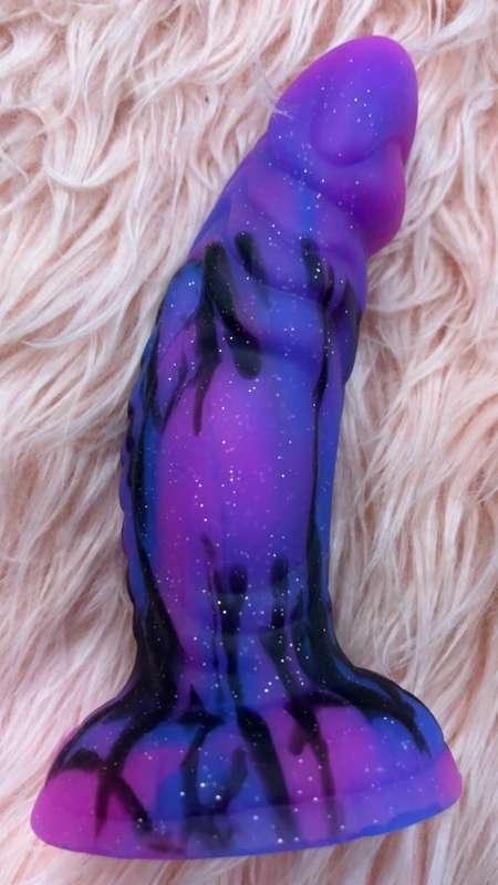 A fan bought me this dildo from my wishlist!😈 making them so..
