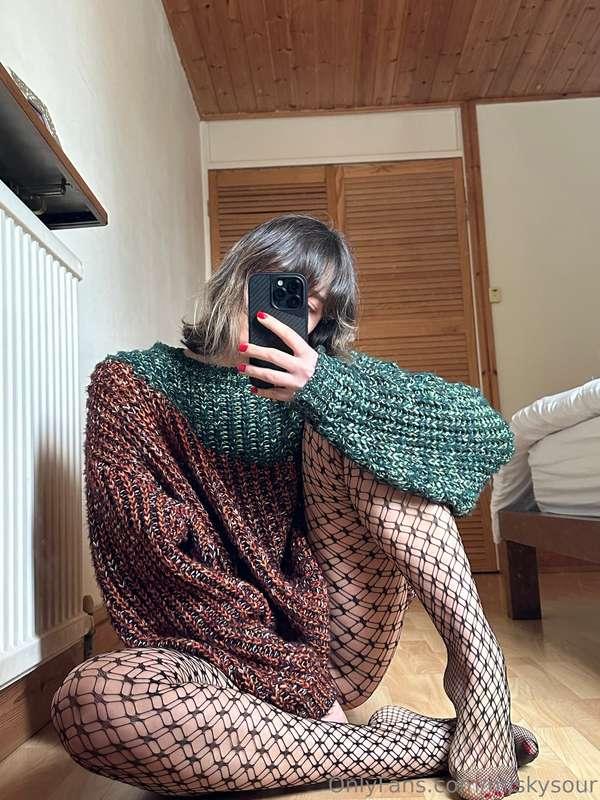 Do I look cute in this fishnet?