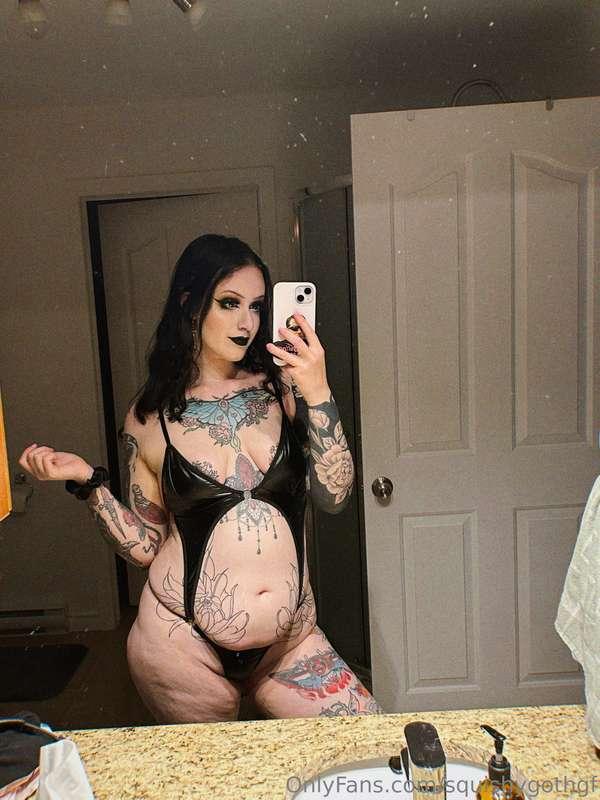 Felt super cute in this fit and makeup! This is one of the f..