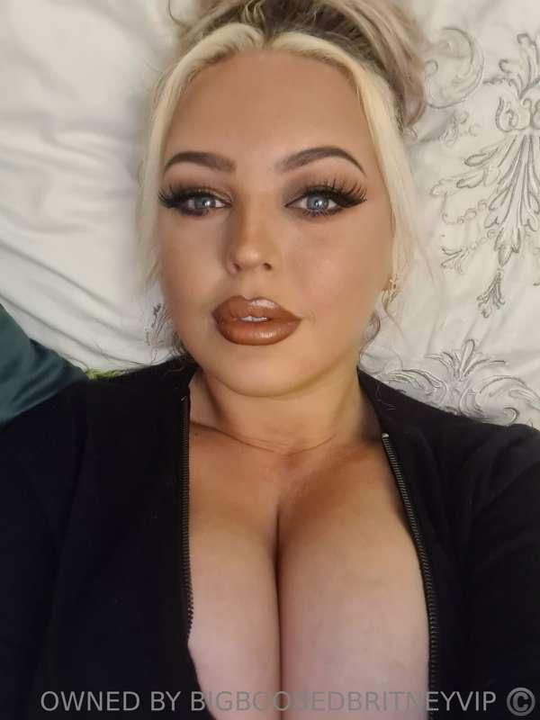 *I wanna make your cock squirt for me today...*