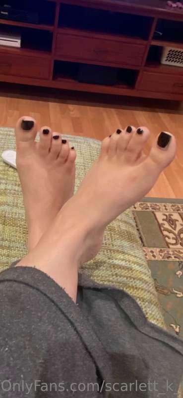 my pretty little feet <3