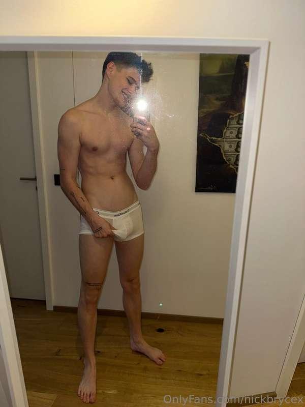 Do you like white undies?🙈