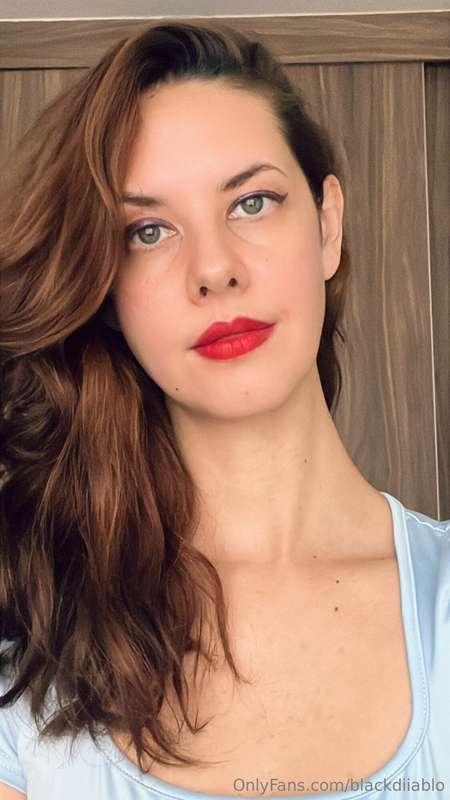 Labios rojos si o no?? 💋 casi nunca me los pinto pero me han..