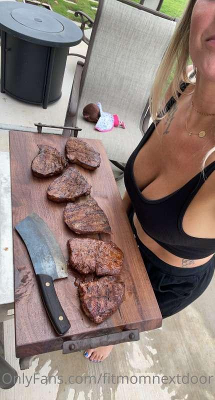 Yup, I know how to handle my meat 😝😉…