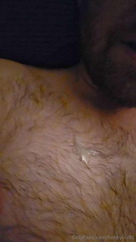 See how I shoot to my chest @hot4youvip 
Or buy the cumshot ..