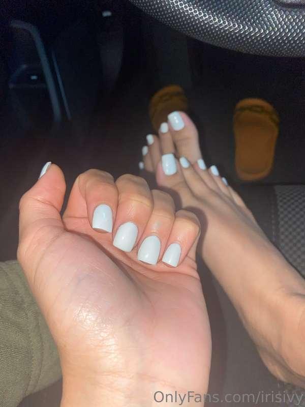 Missing my white nails 😭