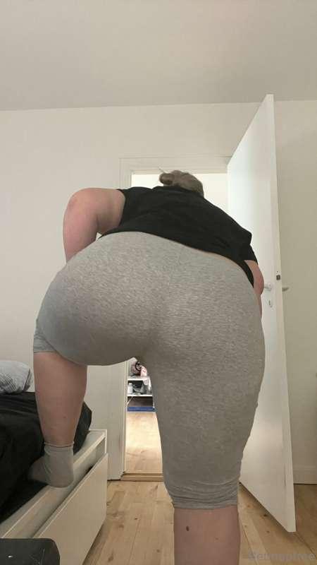 Are you there babe? Let’s make that cock explode👅