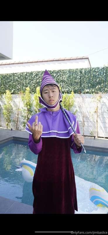 Wanna see my dark magic wand?👀