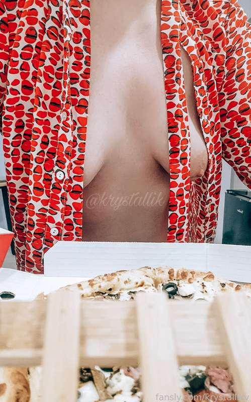 𝙎𝙝𝙚 𝙠𝙞𝙨𝙨𝙚𝙙 𝙮𝙤𝙪😘, this time with open mouth and tongues👅 meeting. 
       She went back to cutting the fruits, 🍎🍌 as your hands slipped down to thighs, 𝙨𝙡𝙤𝙬𝙡𝙮 𝙧𝙪𝙗𝙗𝙞𝙣𝙜 𝙝𝙚𝙧 𝙥𝙖𝙣𝙩𝙮.💦 Daddy's hands softly caressed her thighs. 
     You were😈 𝙠𝙣𝙚𝙚𝙡𝙞𝙣𝙜 𝙗𝙚𝙝𝙞𝙣𝙙 𝙝𝙚𝙧 now, both your hands travelling to the sides of her thighs😋.

❀❀
#fyp #ass #pawg #cute #curvy #feet #panties #food #slut #pee