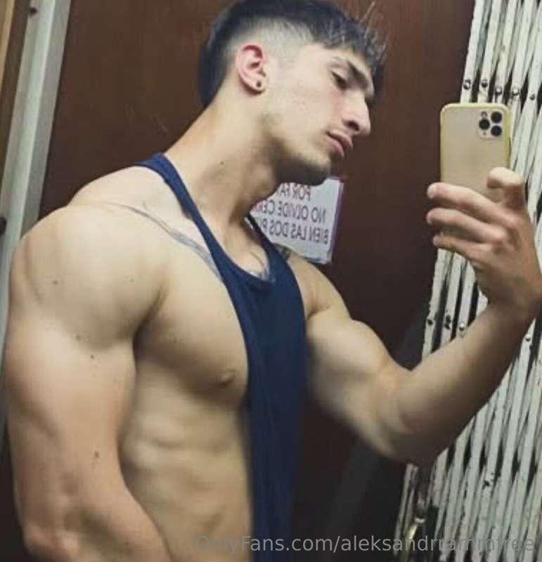 ## @cristiansastre 🔥💎 THE MAN EVERYONE WANTS, BUT ONLY THE B..