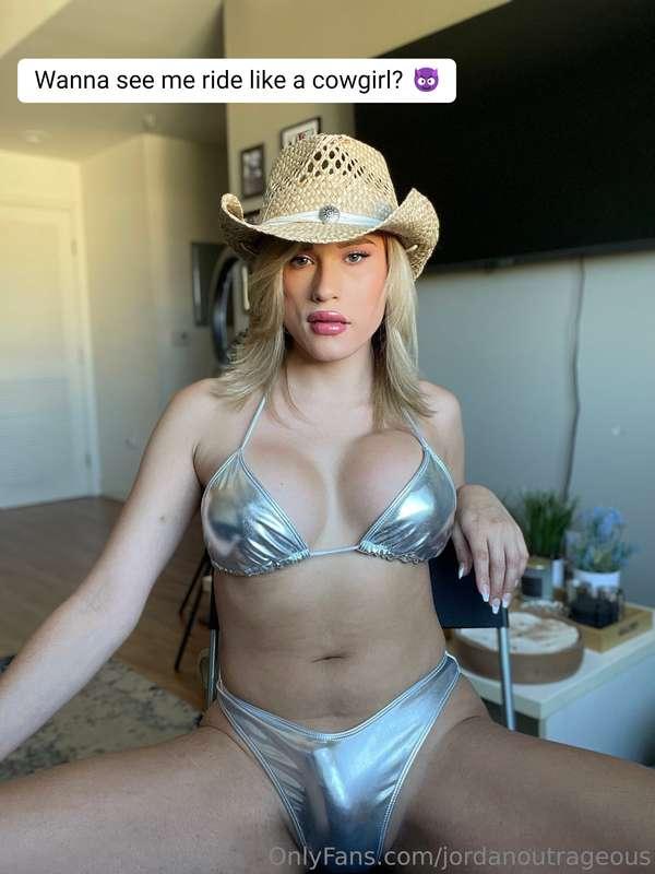 Just a sexy cowgirl who needs her cock serviced 🥵