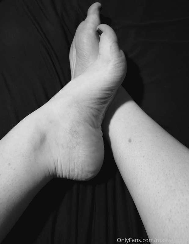 Want more? Message me for premium content. 😘💙👣